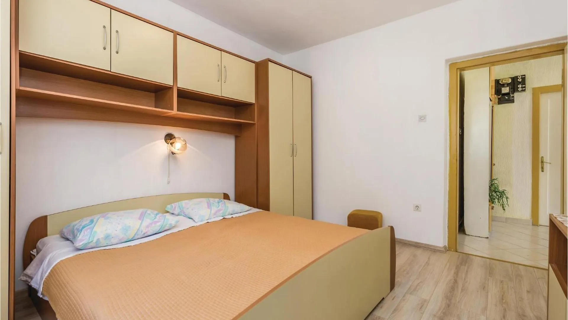 3 Bedroom Gorgeous Home In Kampor Croatie